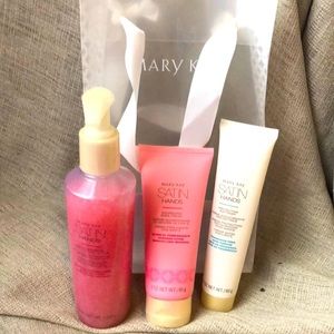 Mary Kay Satin Hands Pampering Set